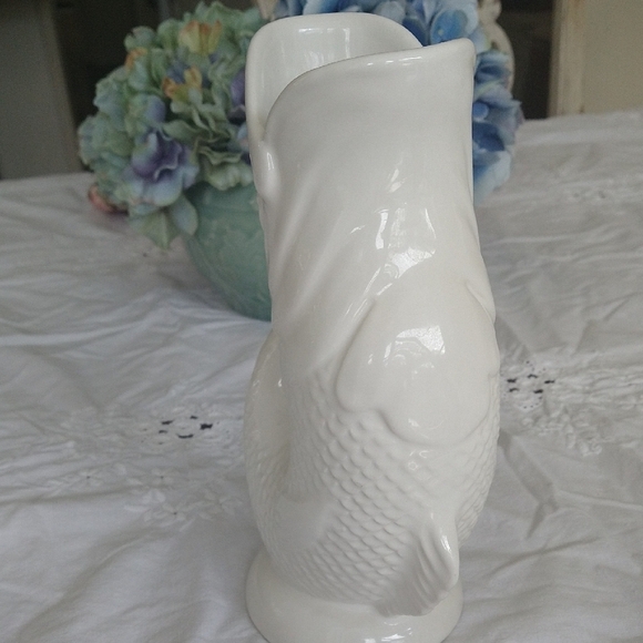 White creamware Ceramic Fish Vase made in Italy - Picture 3 of 8